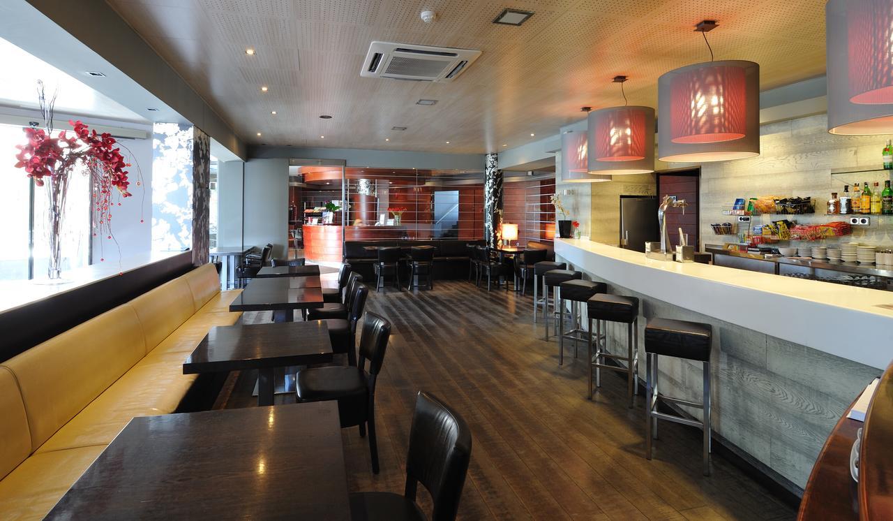 Hotel Els Noguers Manresa Luaran gambar