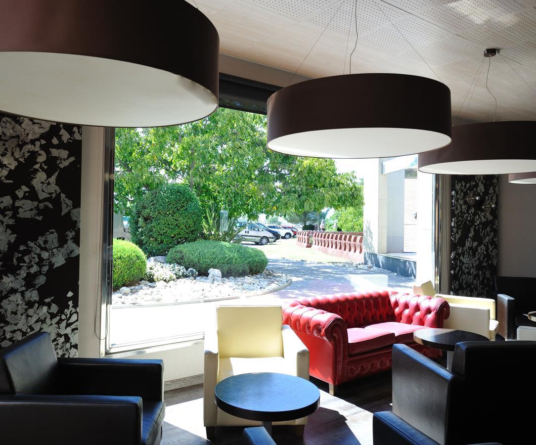 Hotel Els Noguers Manresa Luaran gambar