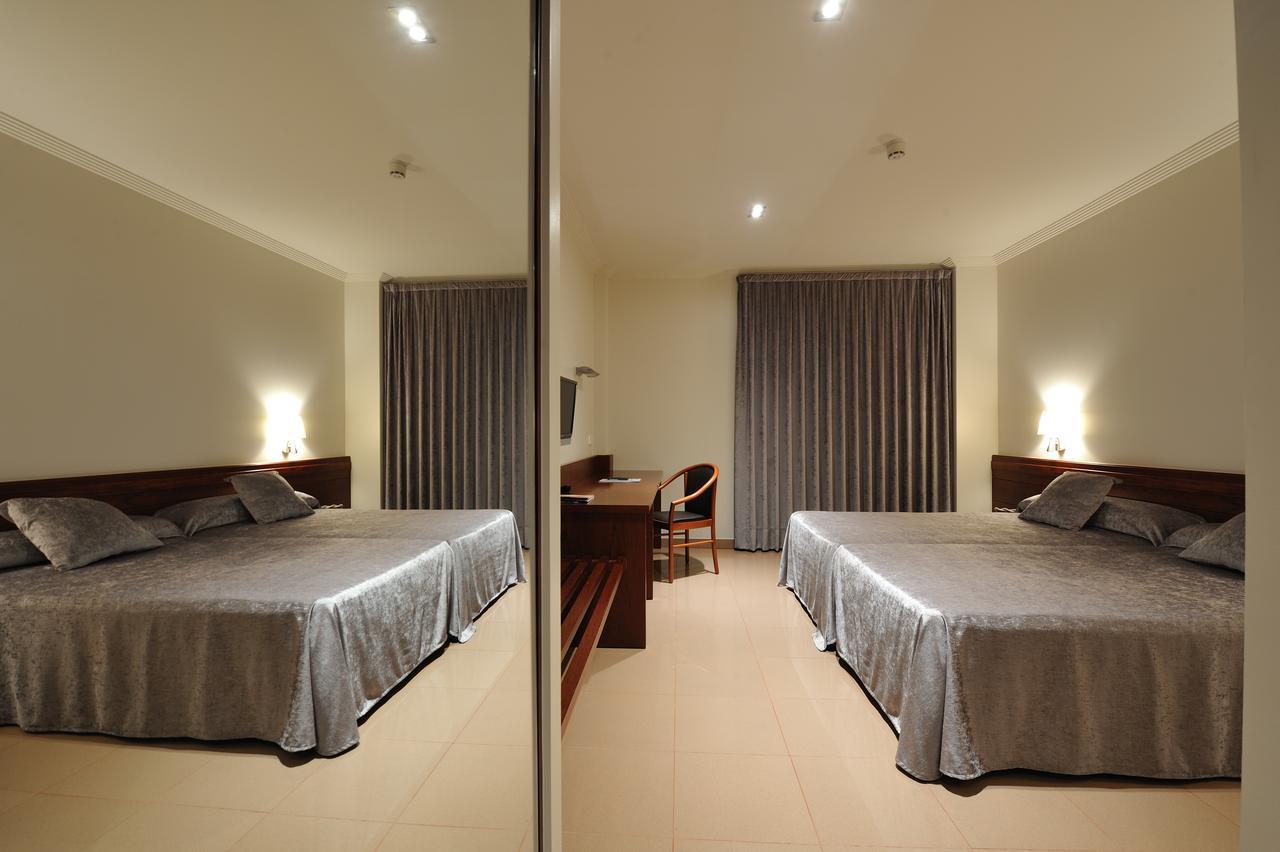Hotel Els Noguers Manresa Luaran gambar