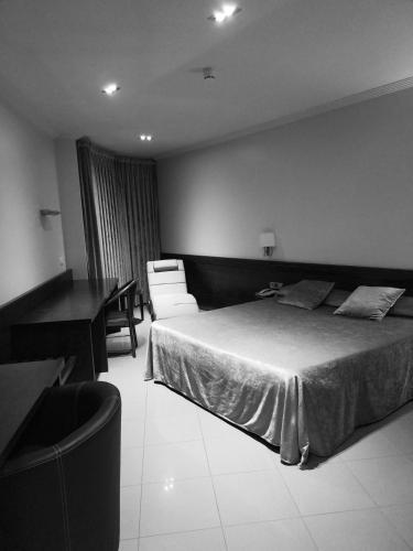 Hotel Els Noguers Manresa Luaran gambar